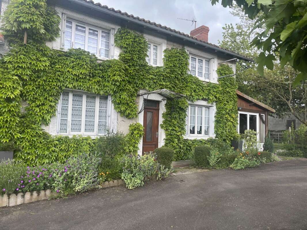Maison à ROUMAZIERES-LOUBERT