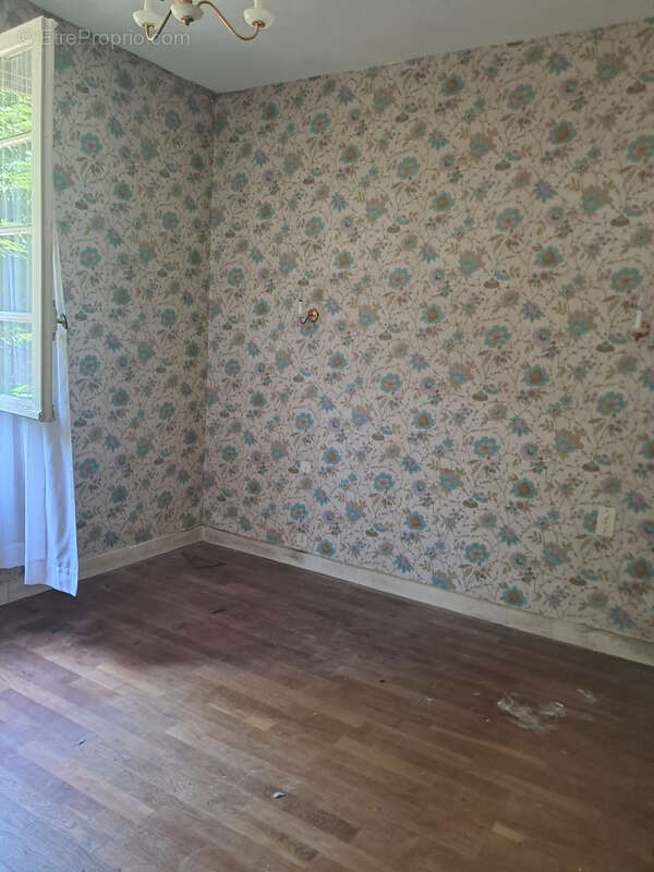 Une maison T4 pleine de potentiel vous attend aux portes de Lubersac ! - photo 7
