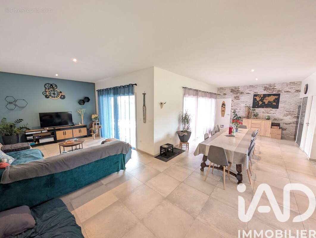 Photo 2 - Maison à VALDIVIENNE