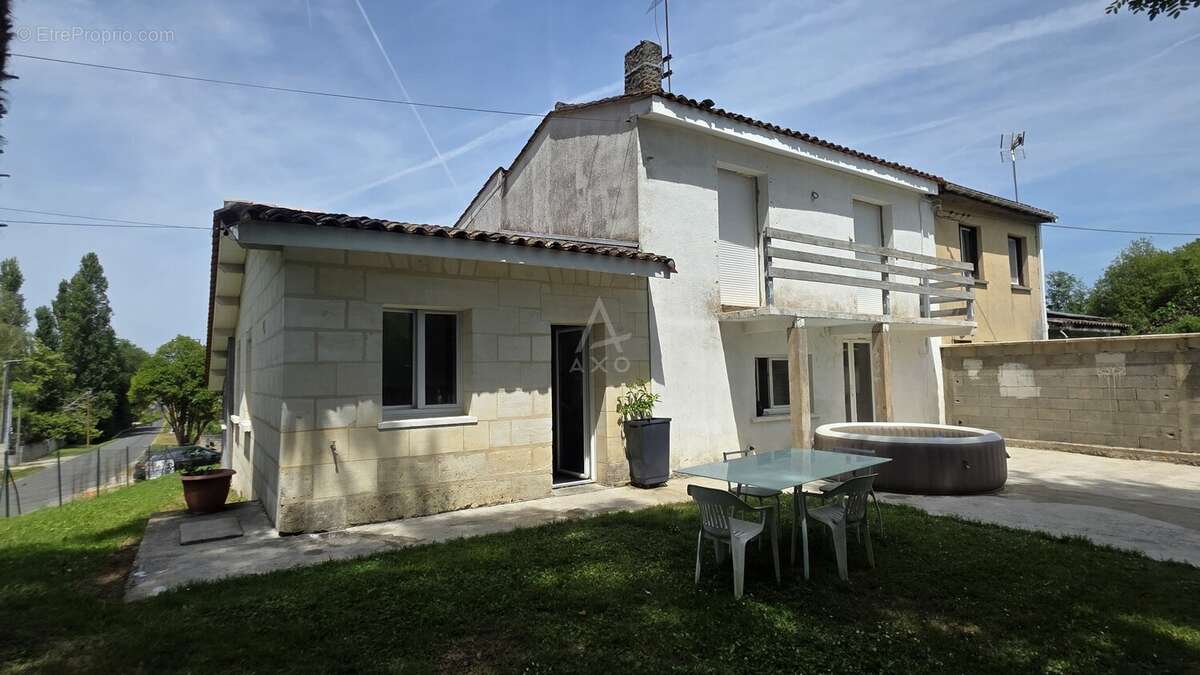Maison à VILLEGOUGE