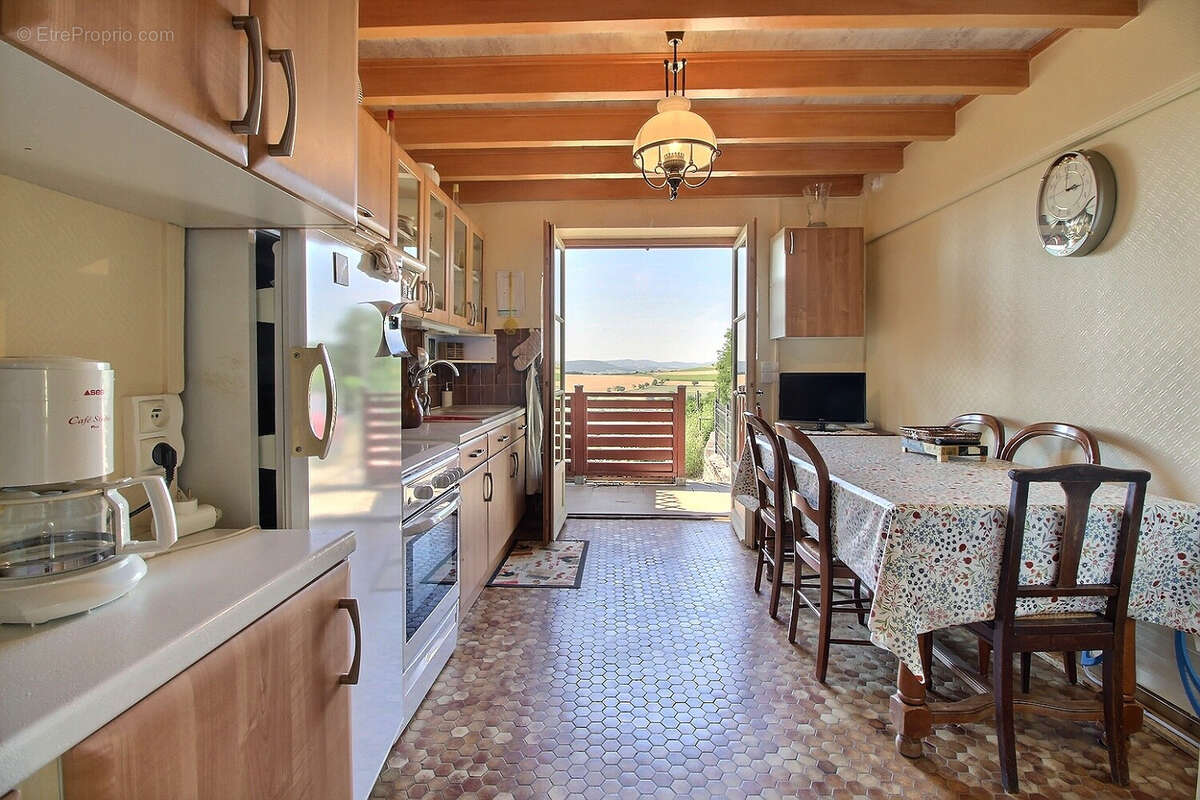 Maison à SAINT-YTHAIRE