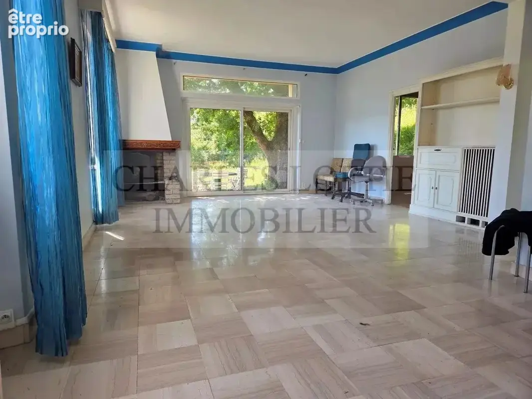 Maison familiale spacieuse avec grand terrain et garage - photo 3