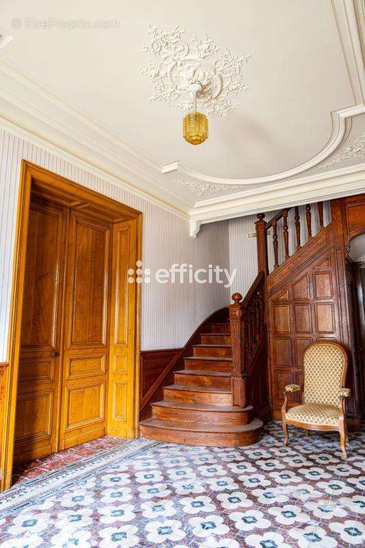 Maison 425 m² à Reparsac  - photo 5