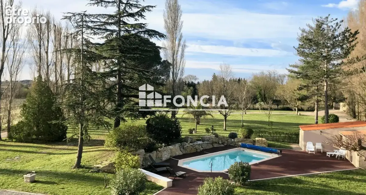 Villa de caractère avec parc et piscine - photo 18