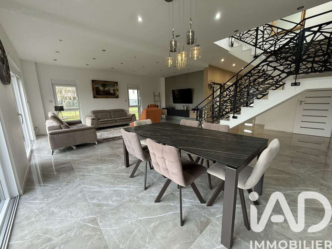 Photo 3 - Maison à ESCHAU