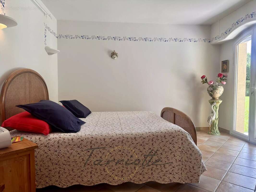 Maison à VALREAS