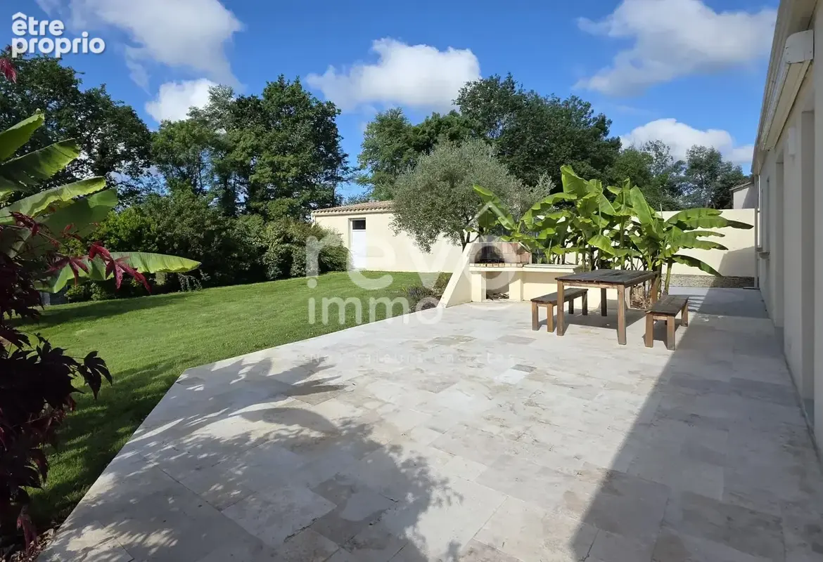Maison familiale 109m² - 4 chambres - La Limouzinière (44310) - photo 3
