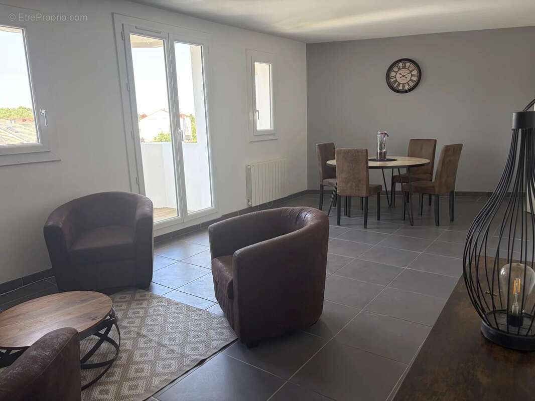 Appartement 62 m² à Voisins-Le-Bretonneux  - photo 2