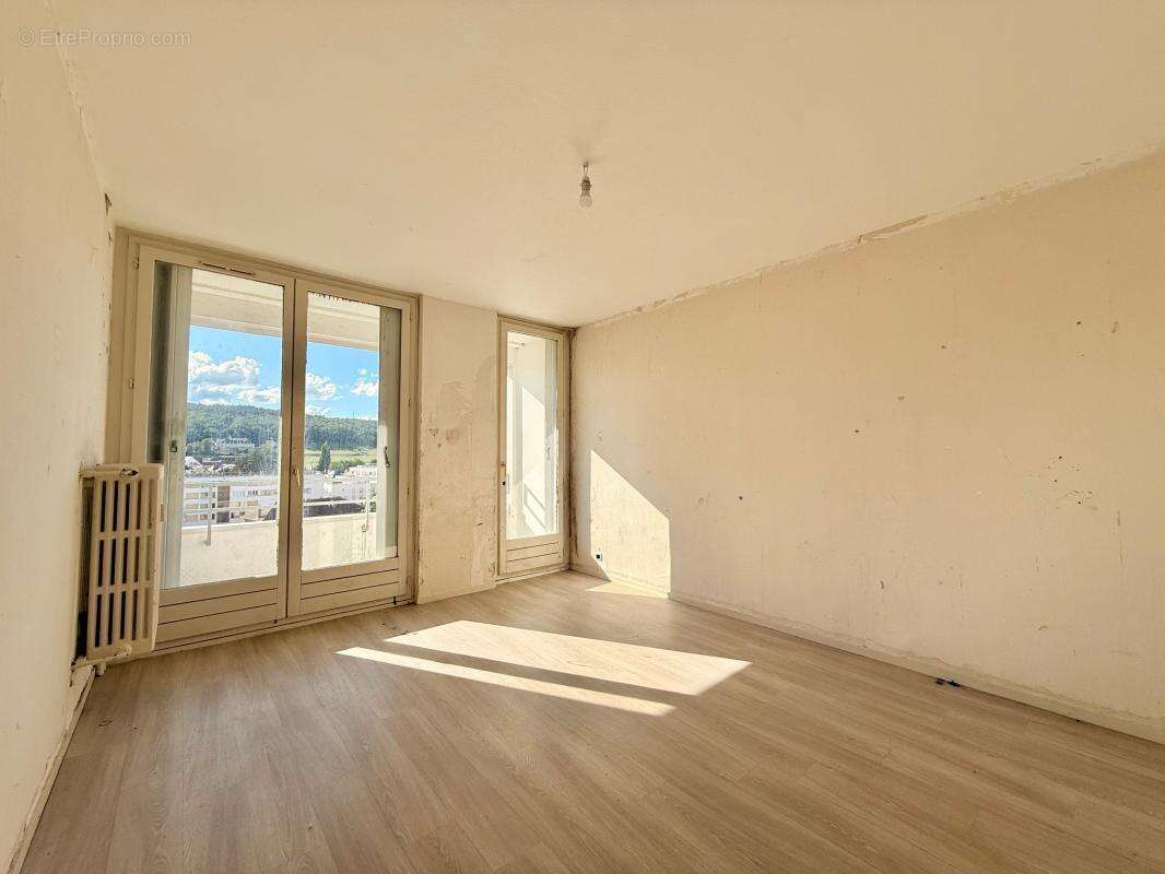 T5 de 102 m² avec balcon – 4 chambres – Dernier étage - photo 7