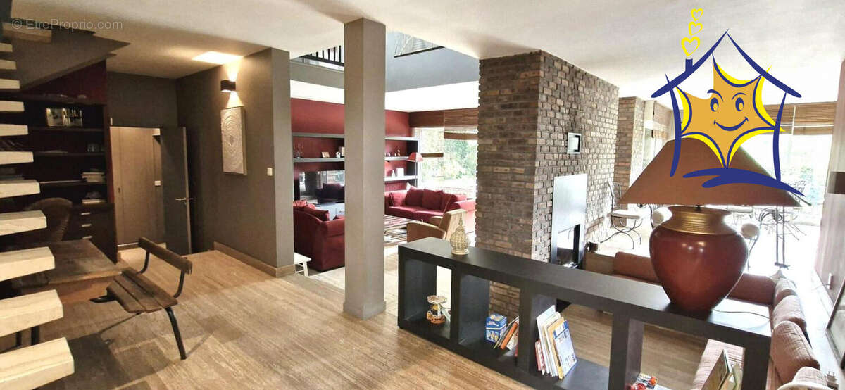 Maison 275 m² à Viry-Chatillon  - photo 4
