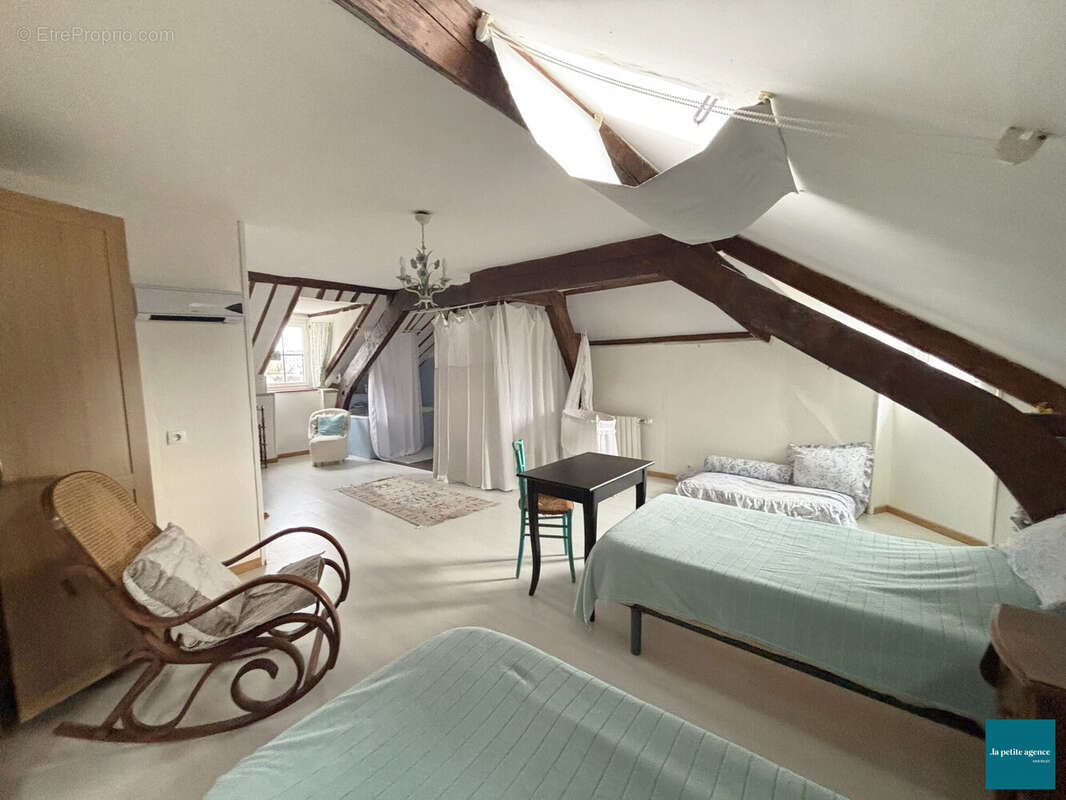 Maison à CONDE-SUR-NOIREAU