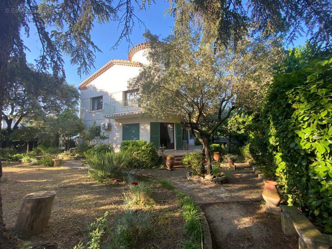 Maison à SAINT-BRES
