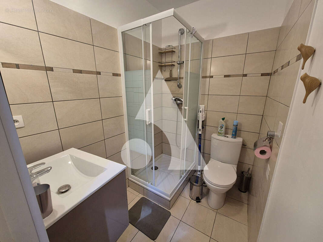 Maison à vendre à Vinezac (07110) - Maison de village rénovée et meublée - photo 4