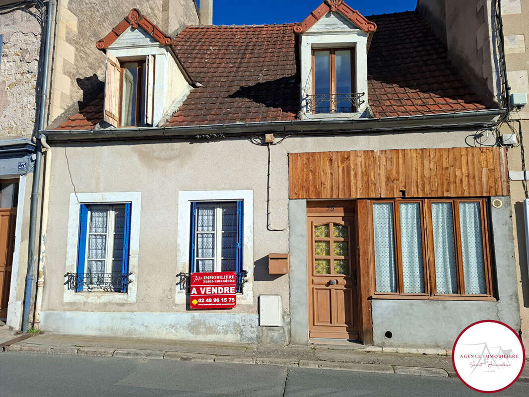 Maison à SAINT-AMAND-MONTROND