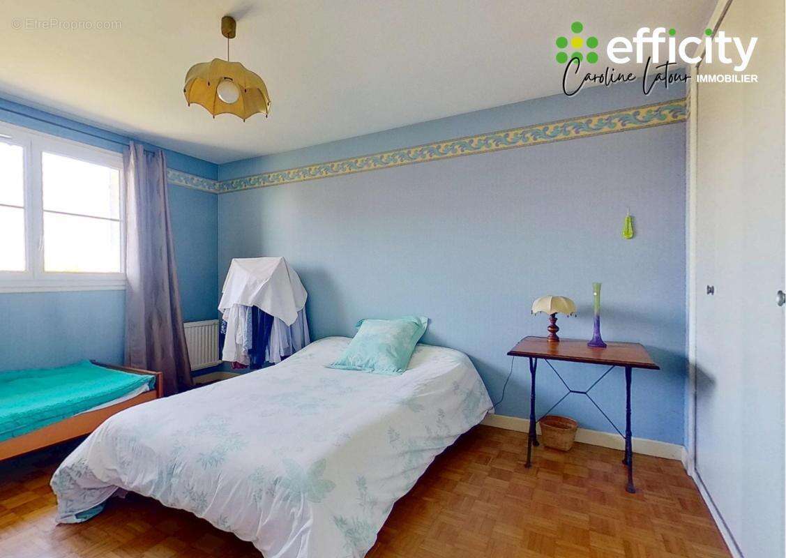 Maison à MONTROND-LES-BAINS