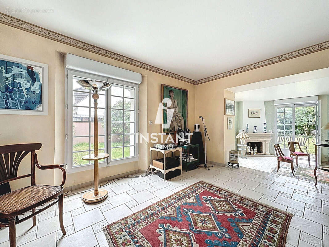 Maison à SAINT-MAUR-DES-FOSSES