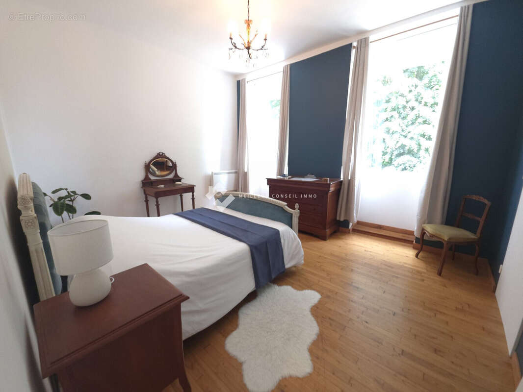 Appartement à QUINTIN