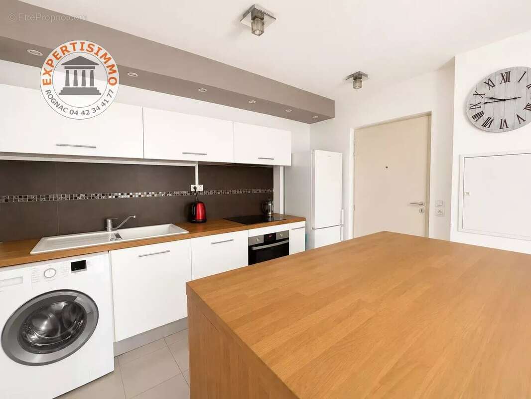 Appartement à LA FARE-LES-OLIVIERS
