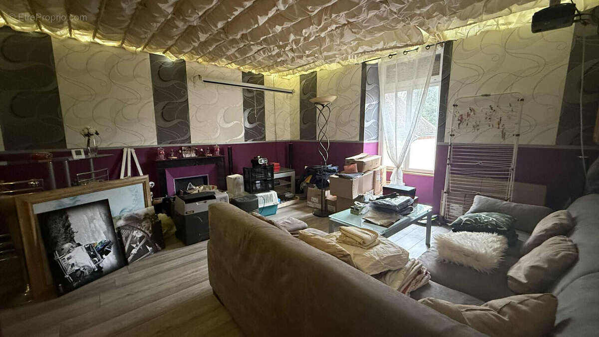 Maison à SEMUR-EN-VALLON