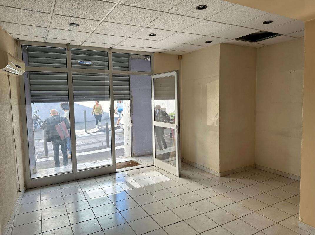 Appartement à MARSEILLE-4E