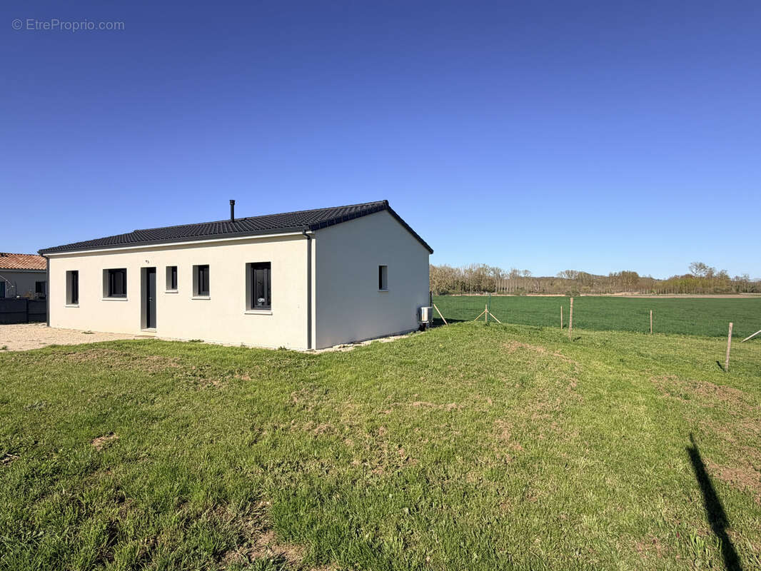 Maison à JAUNAY-CLAN