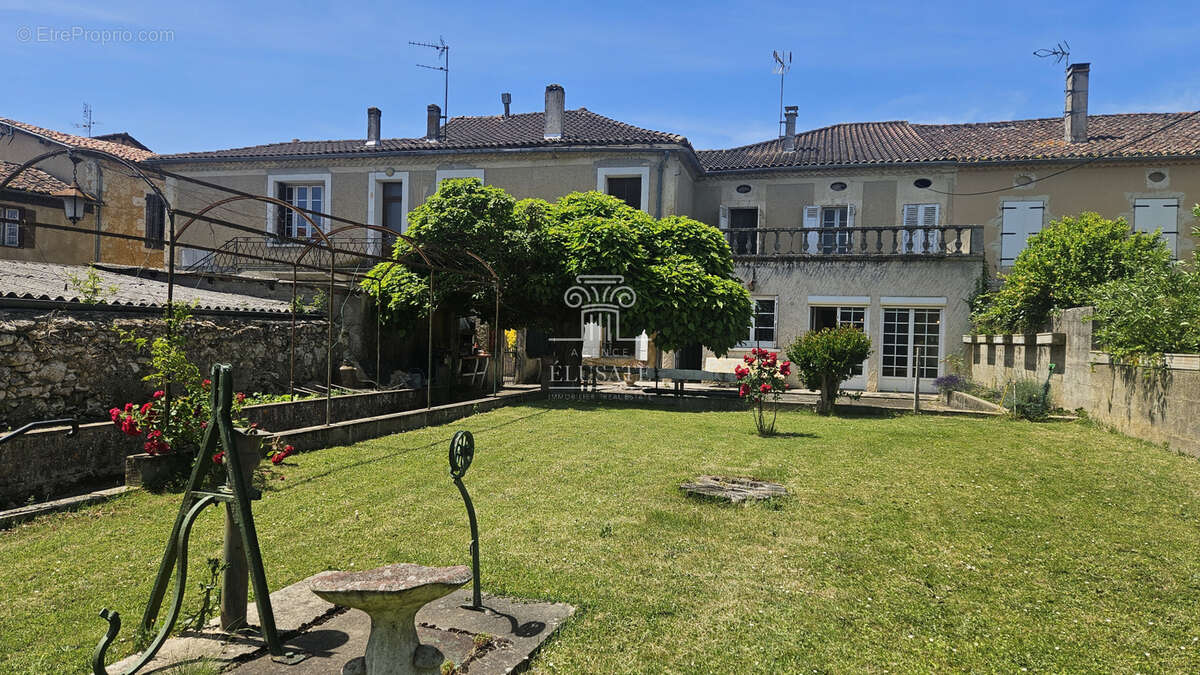 Maison à GONDRIN