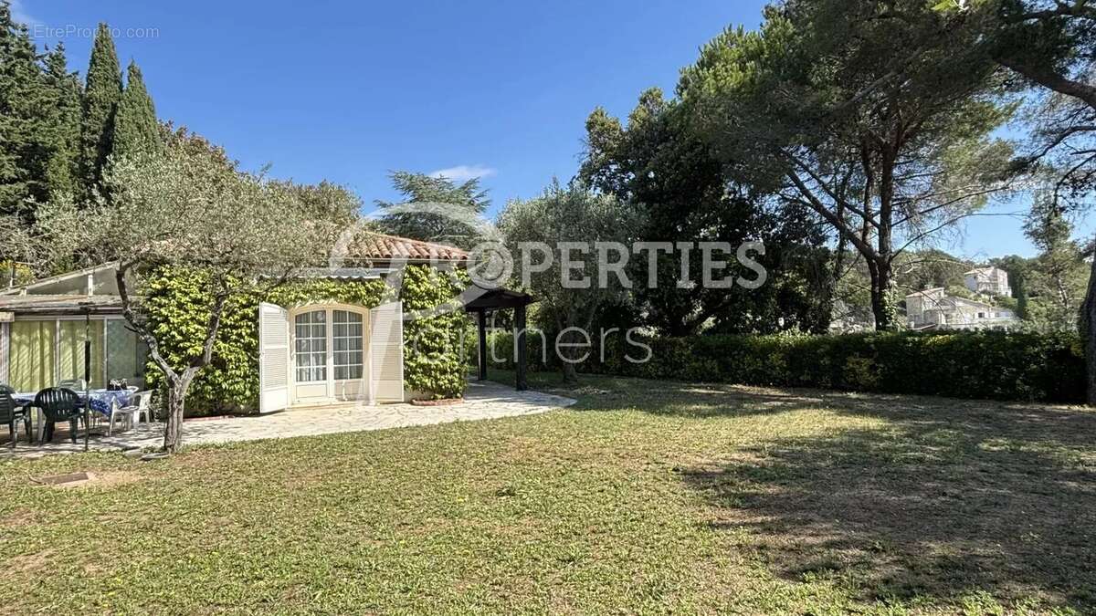 Maison à EZE