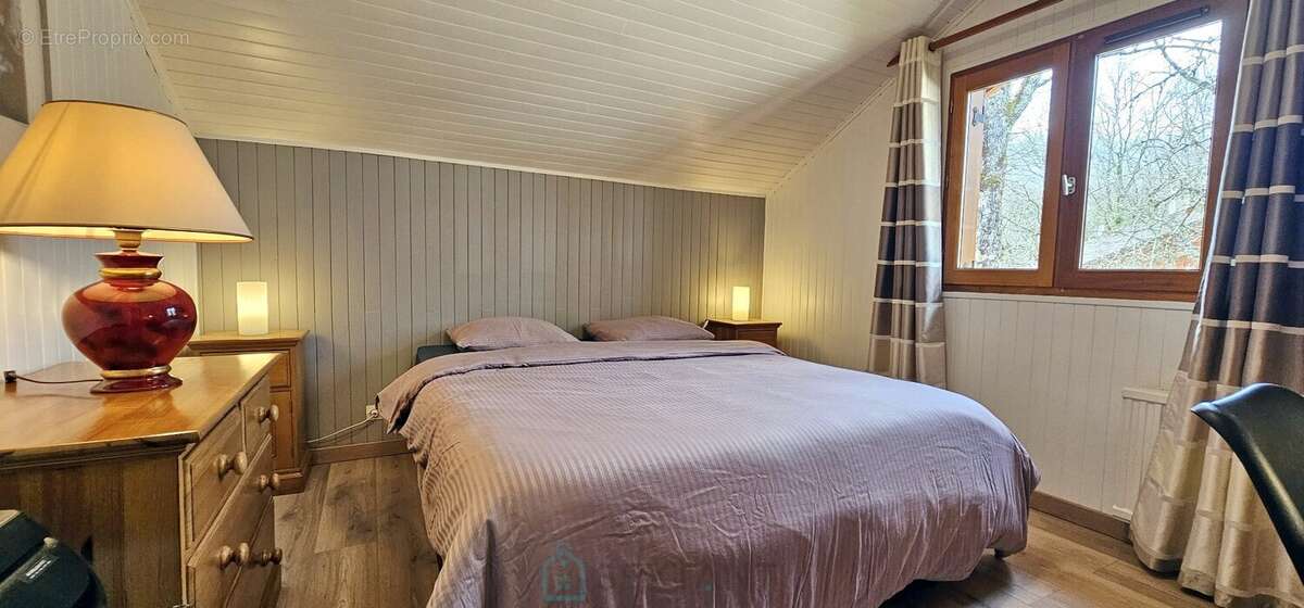 Maison à LACHAPELLE-AUZAC