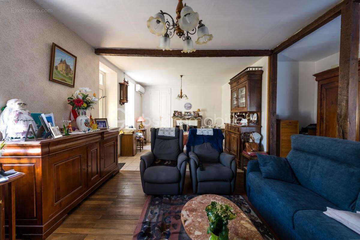Maison familiale T5 sur +1400 m² de terrain — Prête à accueillir vos projets - photo 2