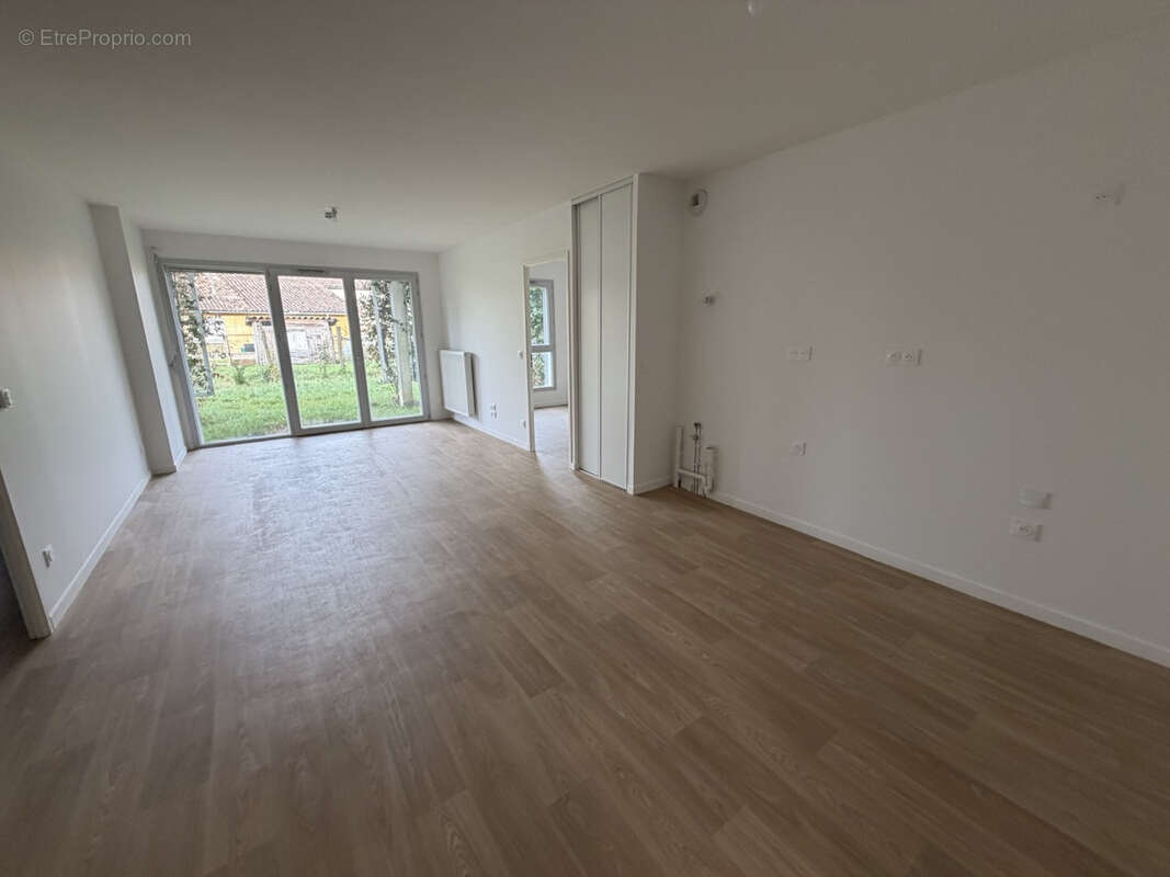 Appartement à TOULENNE
