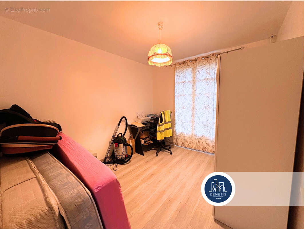 Maison à COULANS-SUR-GEE