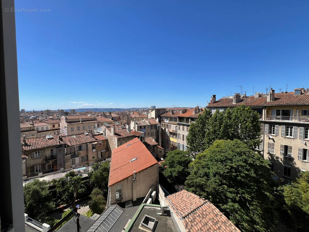 Appartement à MARSEILLE-1E