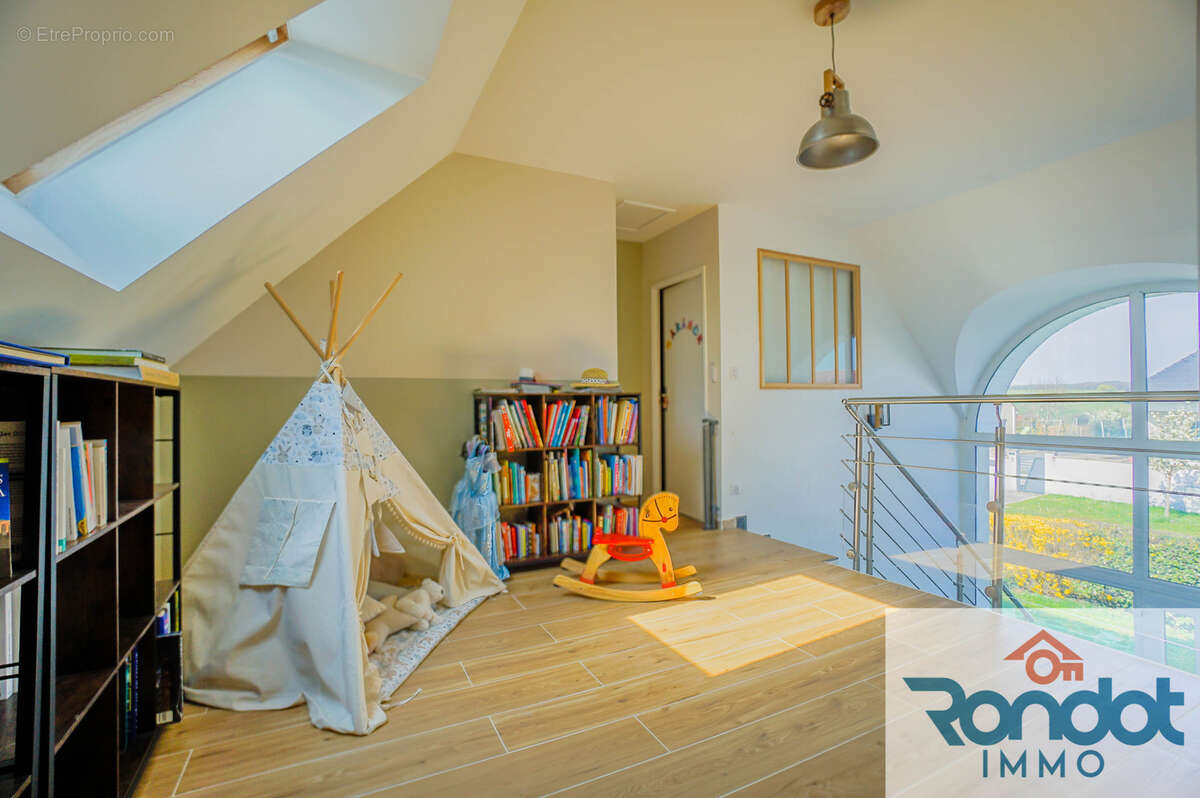 Maison à NORGES-LA-VILLE