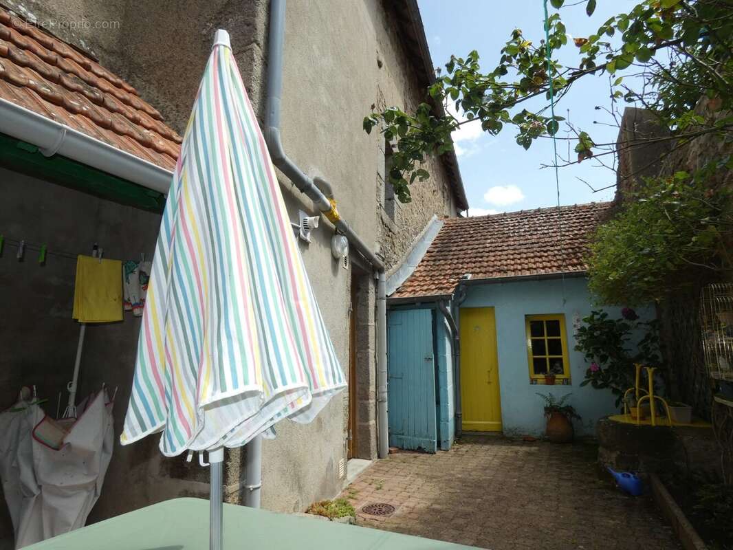 Maison à CHENERAILLES
