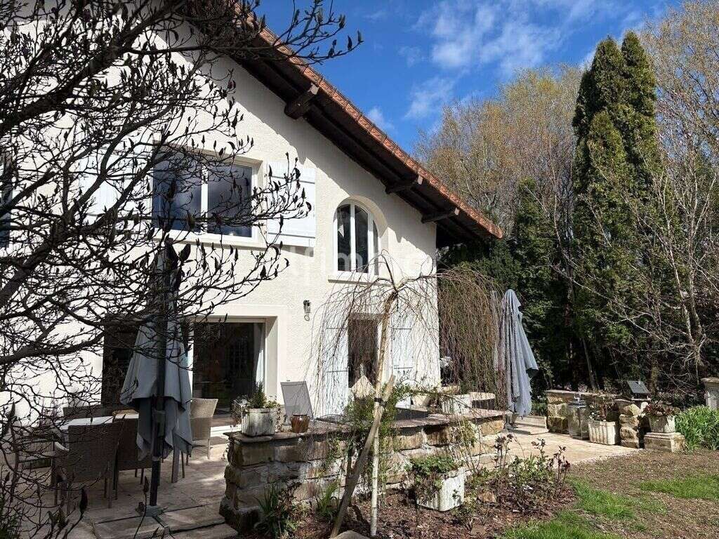 Maison à AYDOILLES