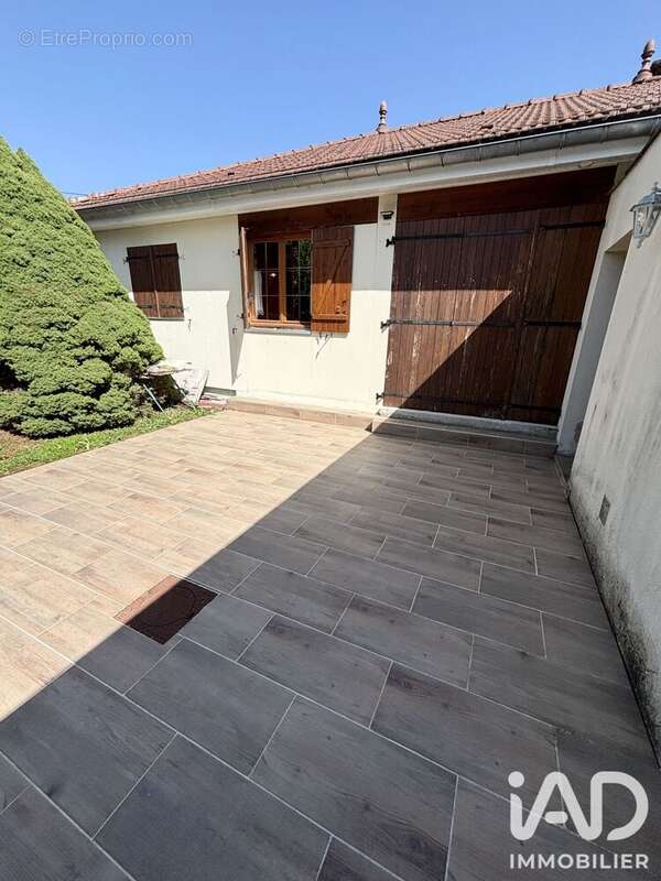 Photo 3