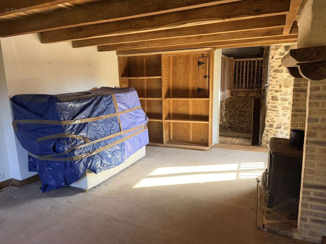 Maison à finir de rénover, située dans un cadre paisible - photo 10