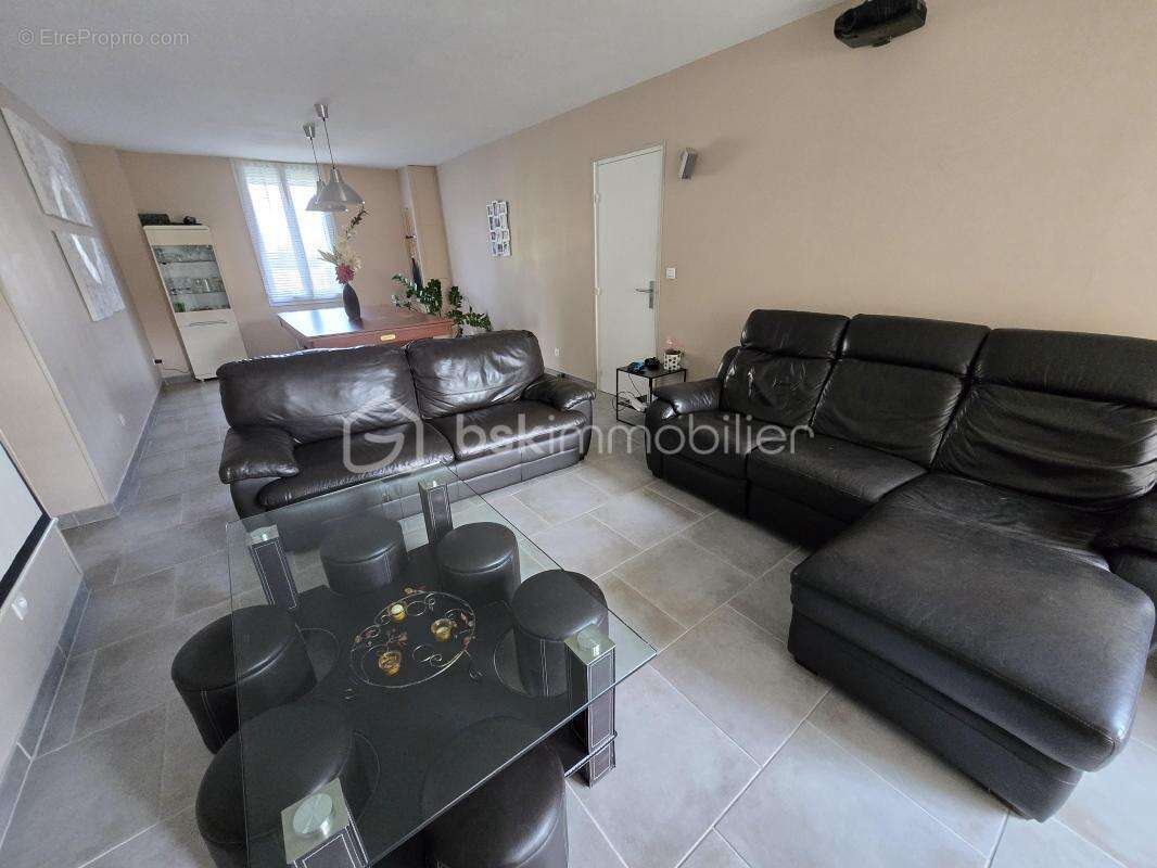 Magnifique Maison de Village de 251m² avec dépendances et piscine à Marzy - photo 10