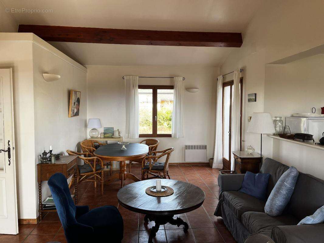Maison à TREZIERS