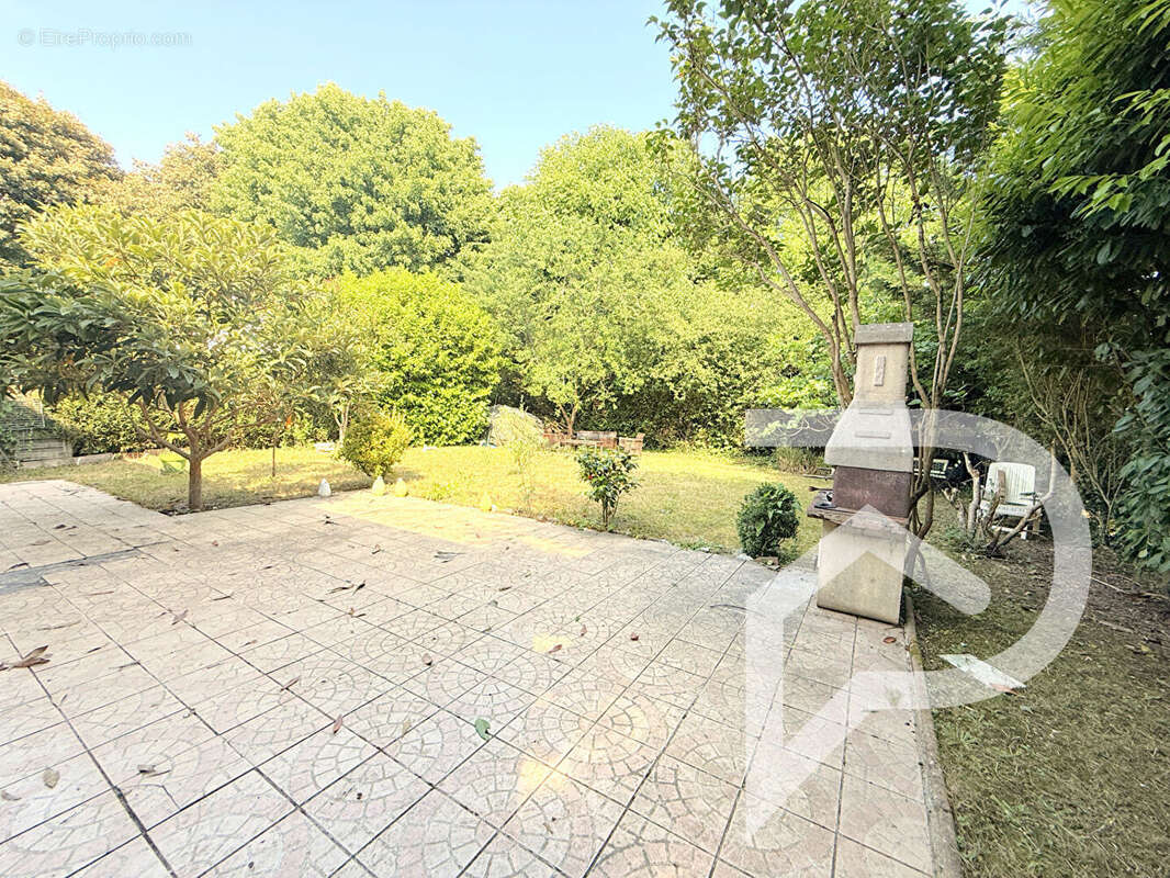 Maison à CHAMPAGNE-SUR-OISE