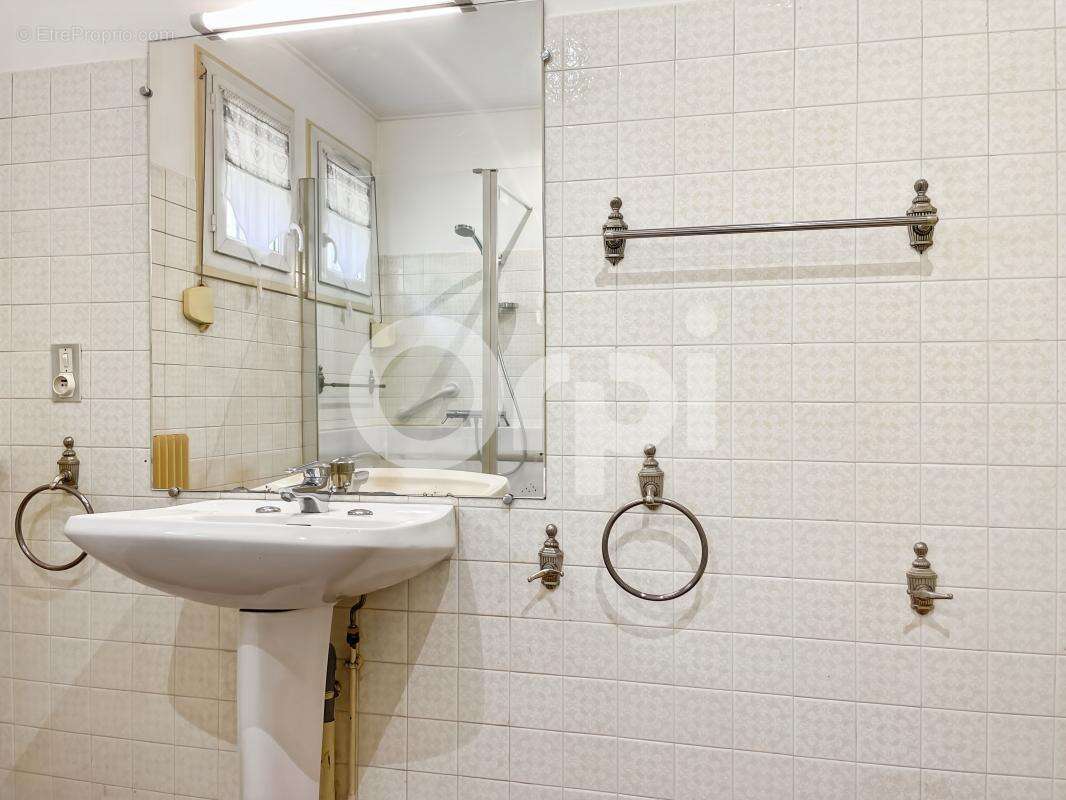 Maison à ARNIERES-SUR-ITON