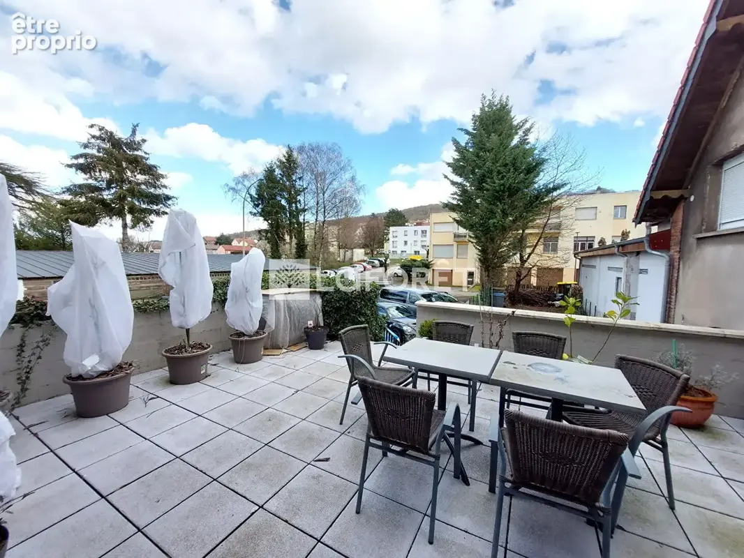 Baisse de Prix !!! Spécial Investisseur : Immeuble de rapport Audun Le Tiche 4 Appartements + Local Commercial - photo 4