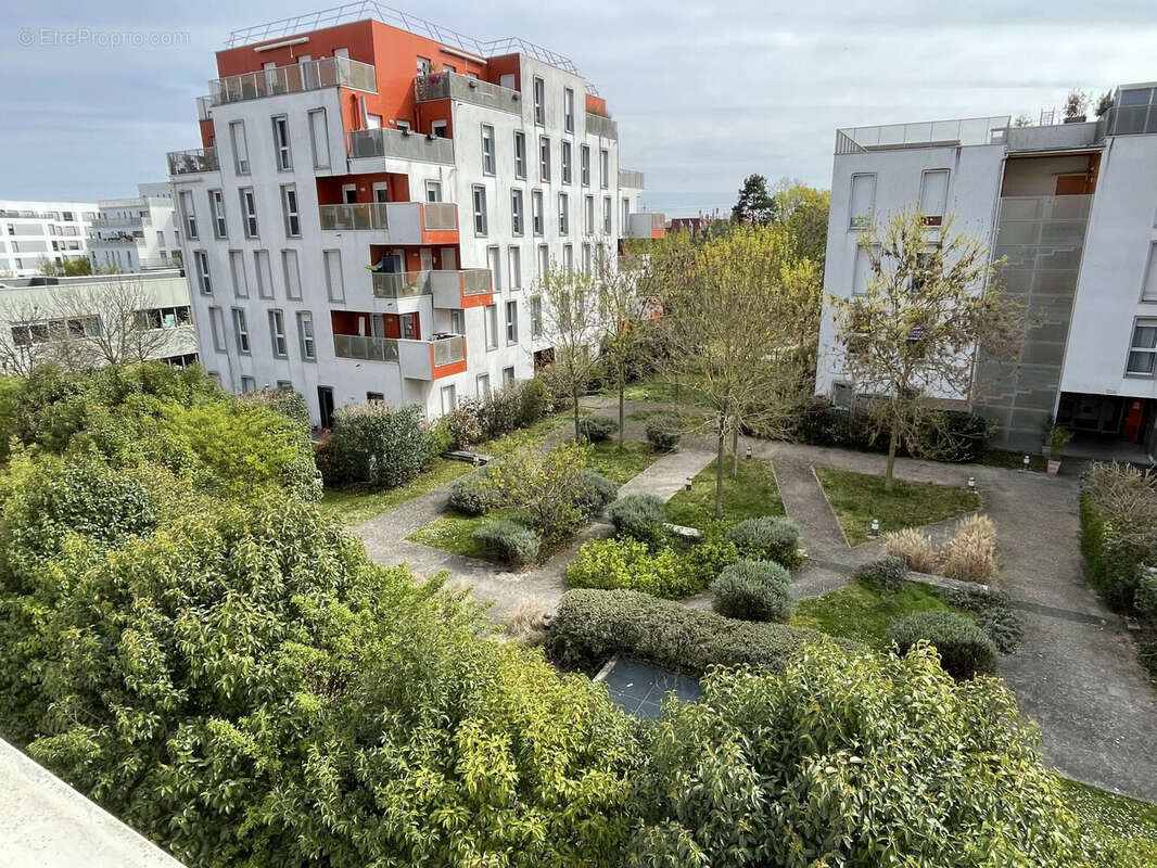 Vue sur extérieur - Appartement à MASSY