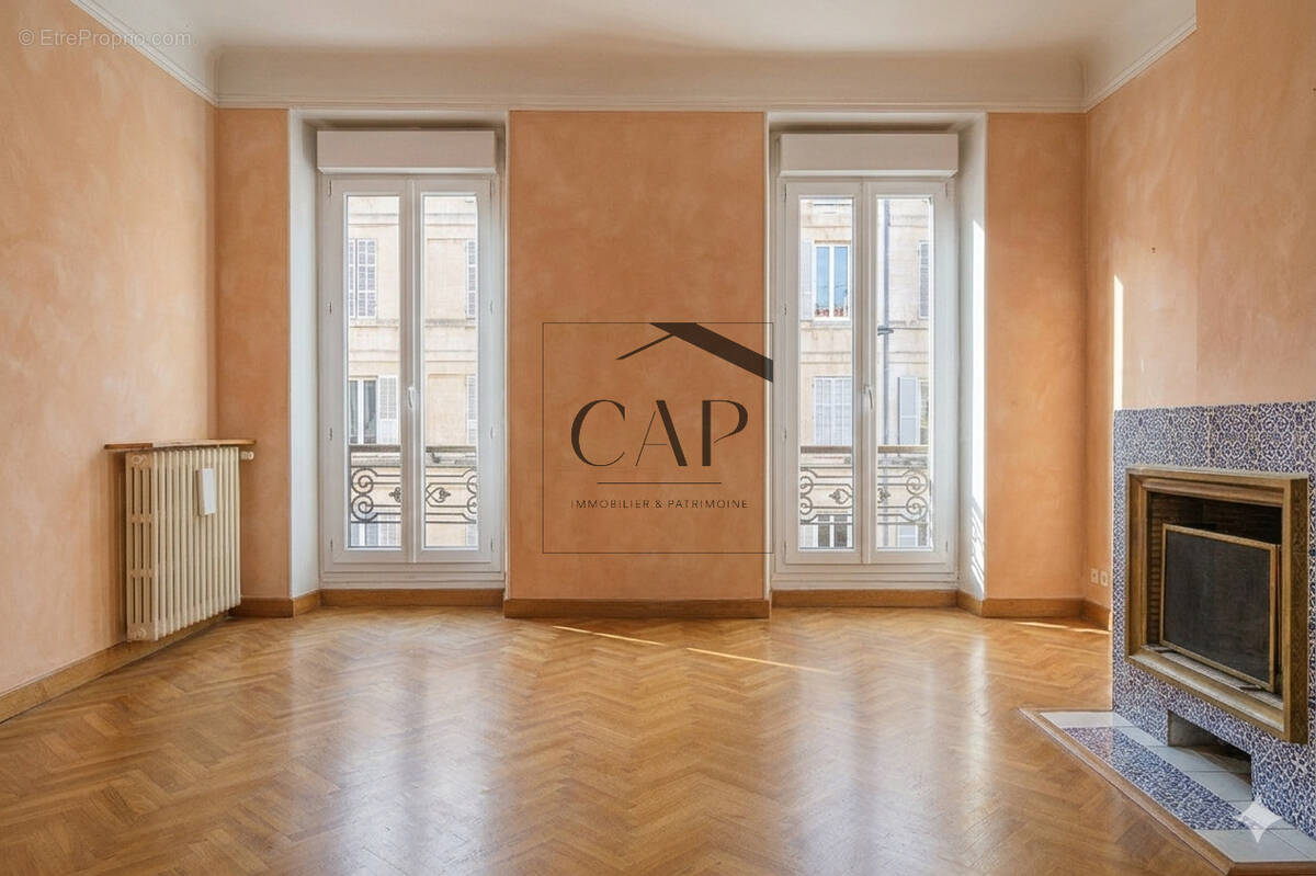 Appartement à MARSEILLE-6E