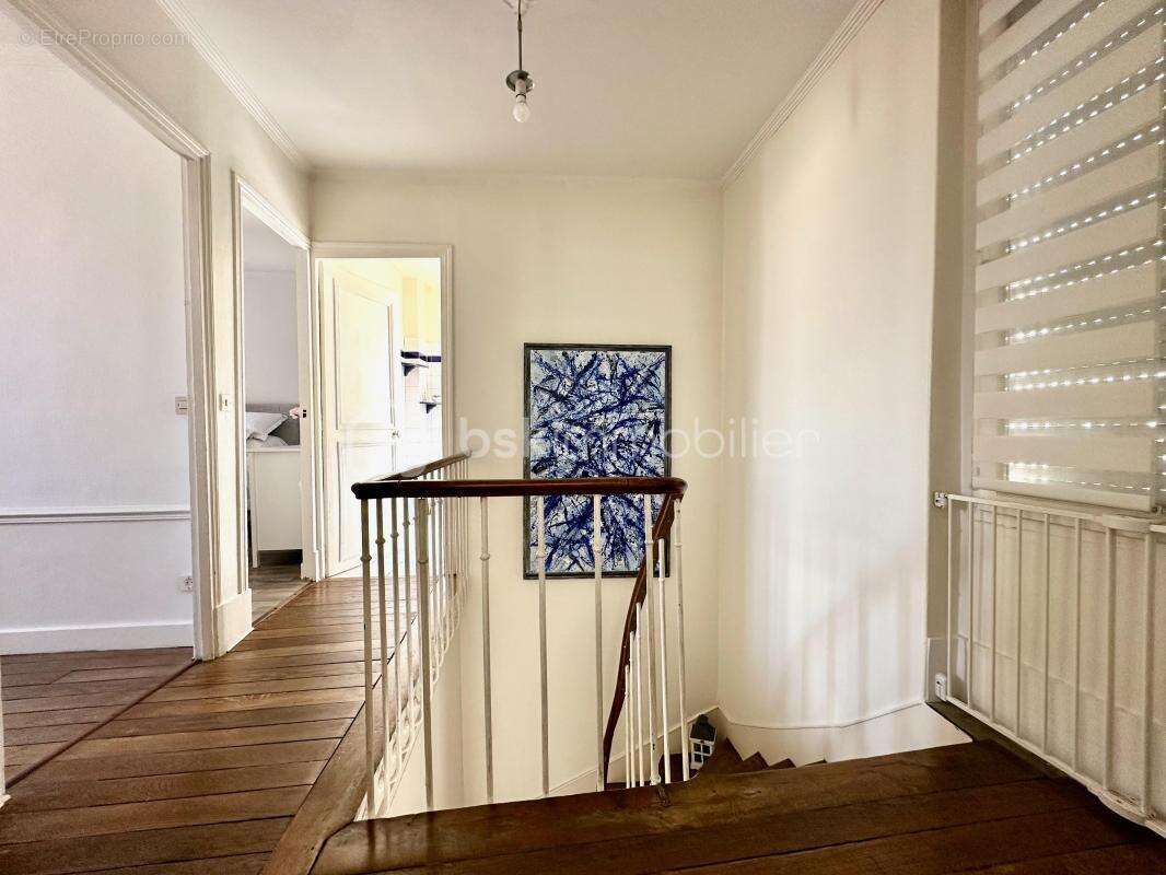 Saint-Ouen-l’Aumône – Maison de maître 150 m², jardin plein sud avec terrain divisible et constructible - photo 7