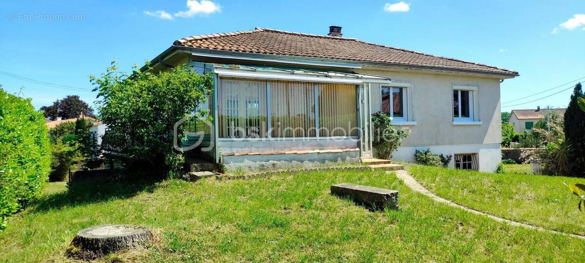 Maison à MAGNE