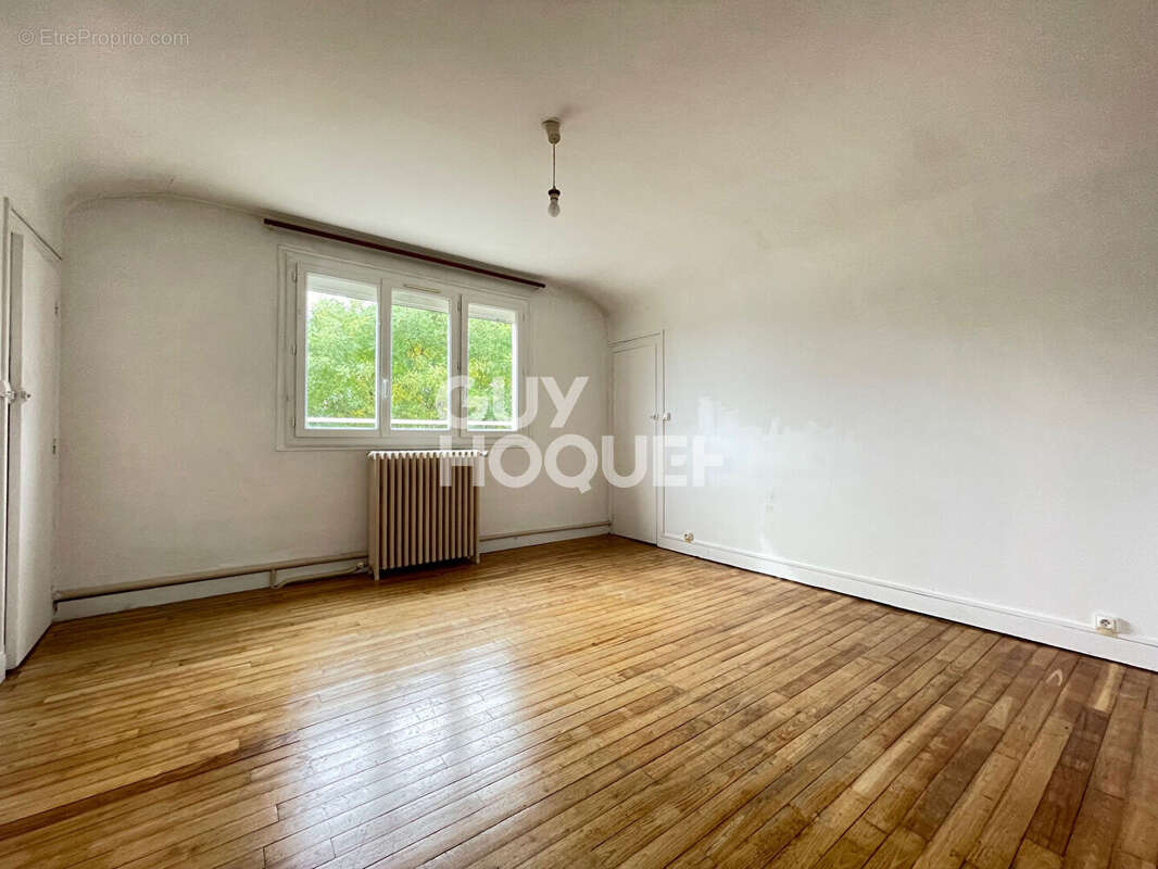 Maison à SAINT-DOULCHARD