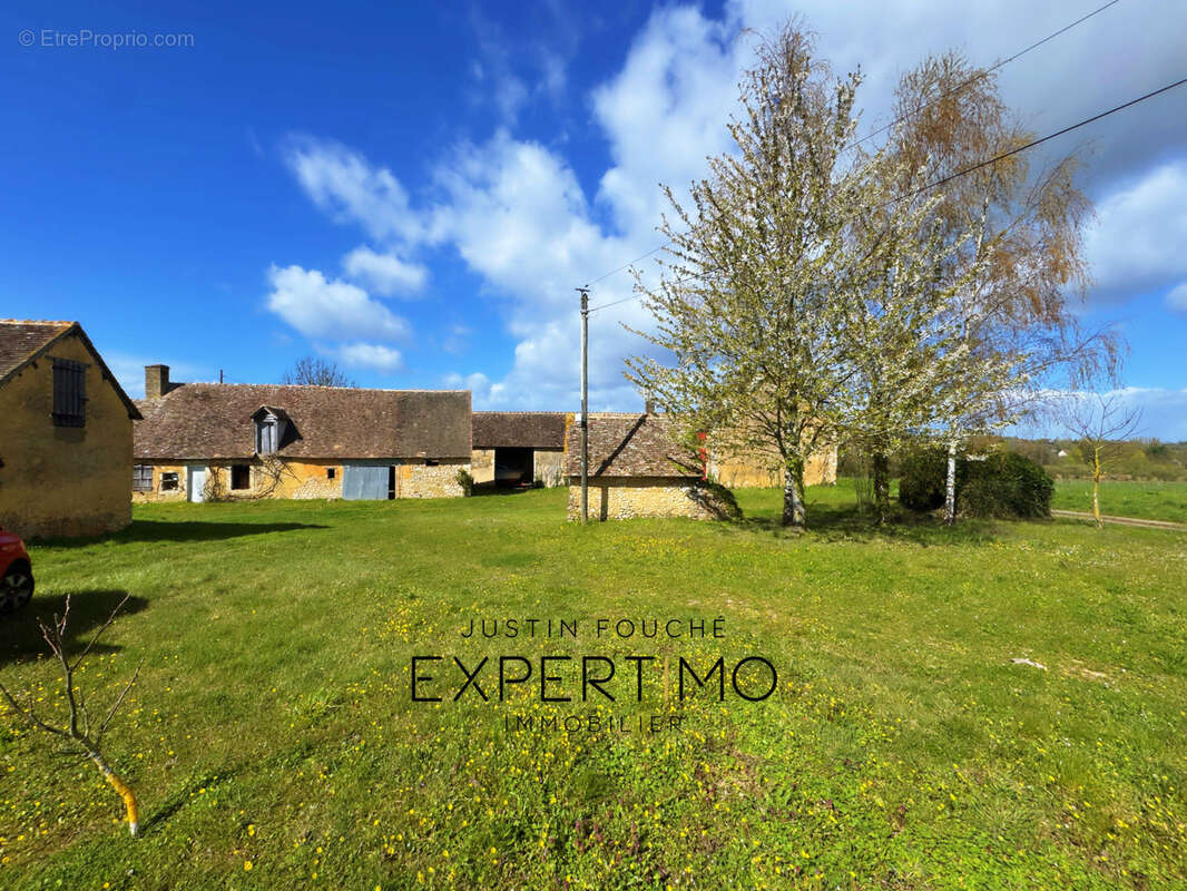 Grande longère 460 m2 à rénover sur 13 061 M2 avec vue panoramique - photo 2