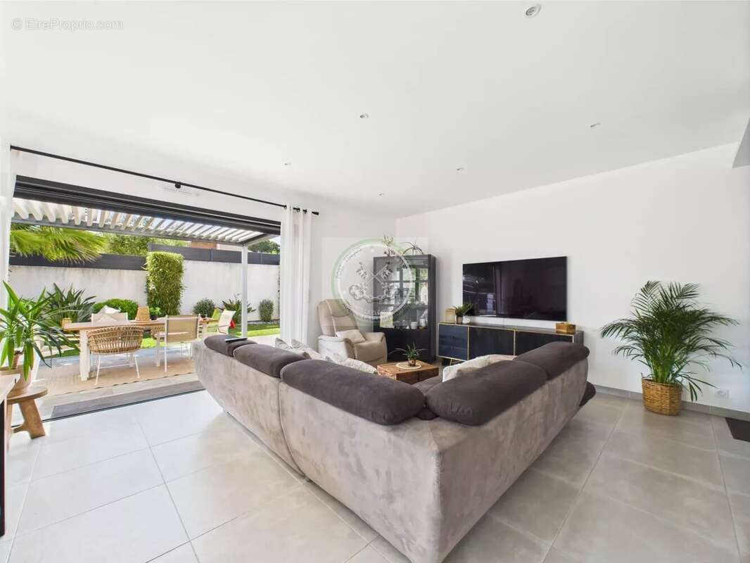 Maison à PUGET-SUR-ARGENS