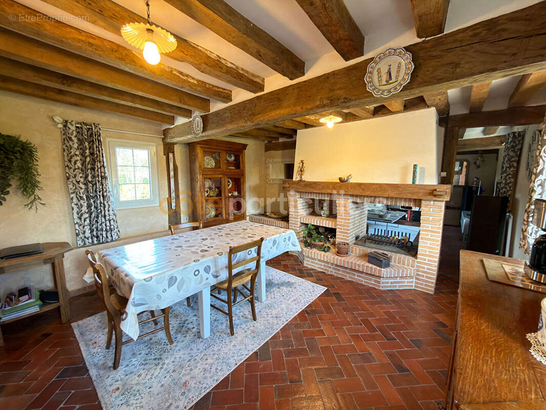 Maison à SAINT-SEBASTIEN-DE-MORSENT